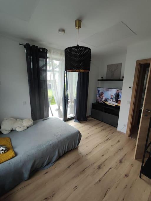 Schoene Wohnung Mit Terrasse Und Parkplatz Фельден-ам-Вёртер-Зе Экстерьер фото
