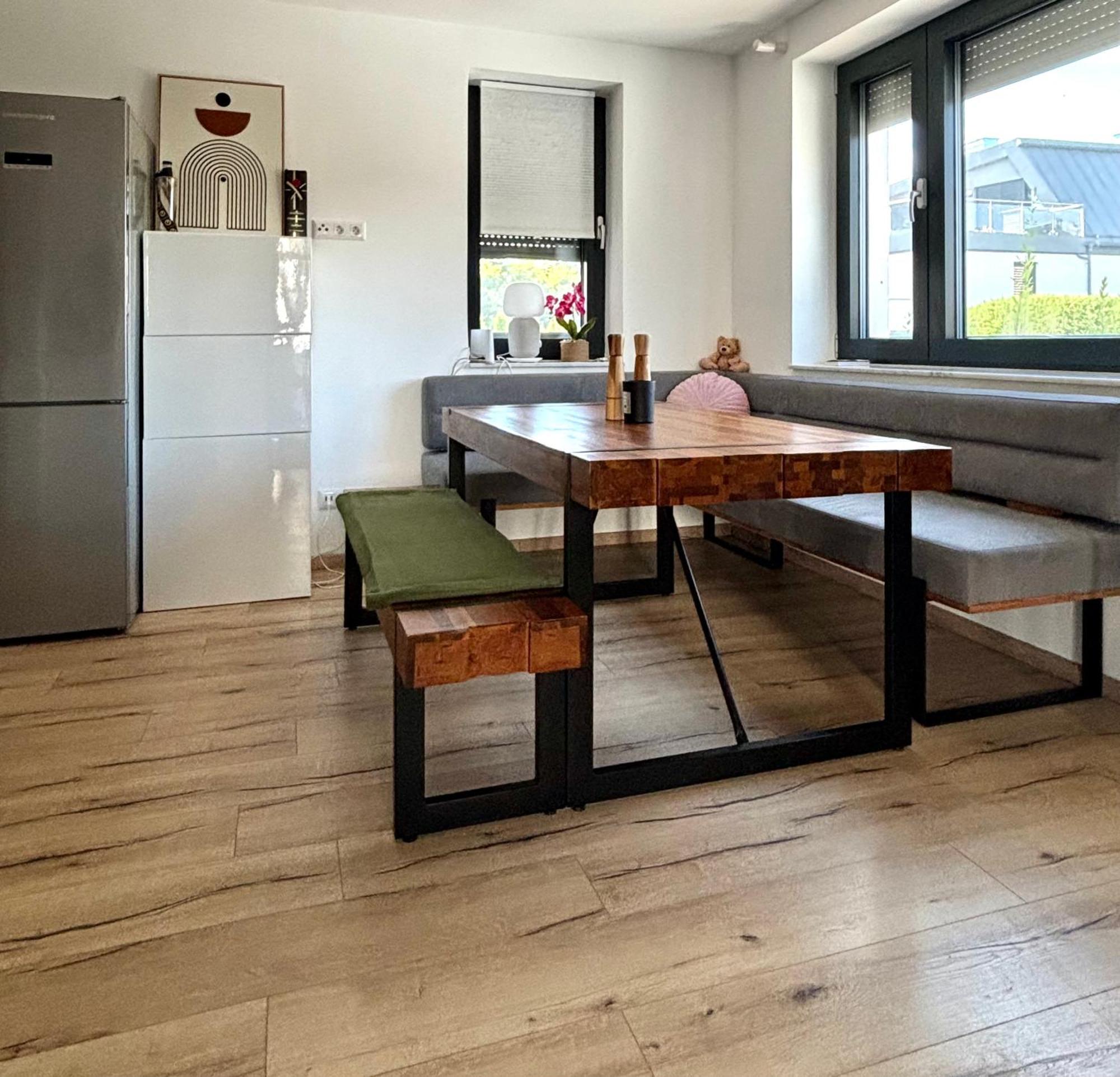 Schoene Wohnung Mit Terrasse Und Parkplatz Фельден-ам-Вёртер-Зе Экстерьер фото