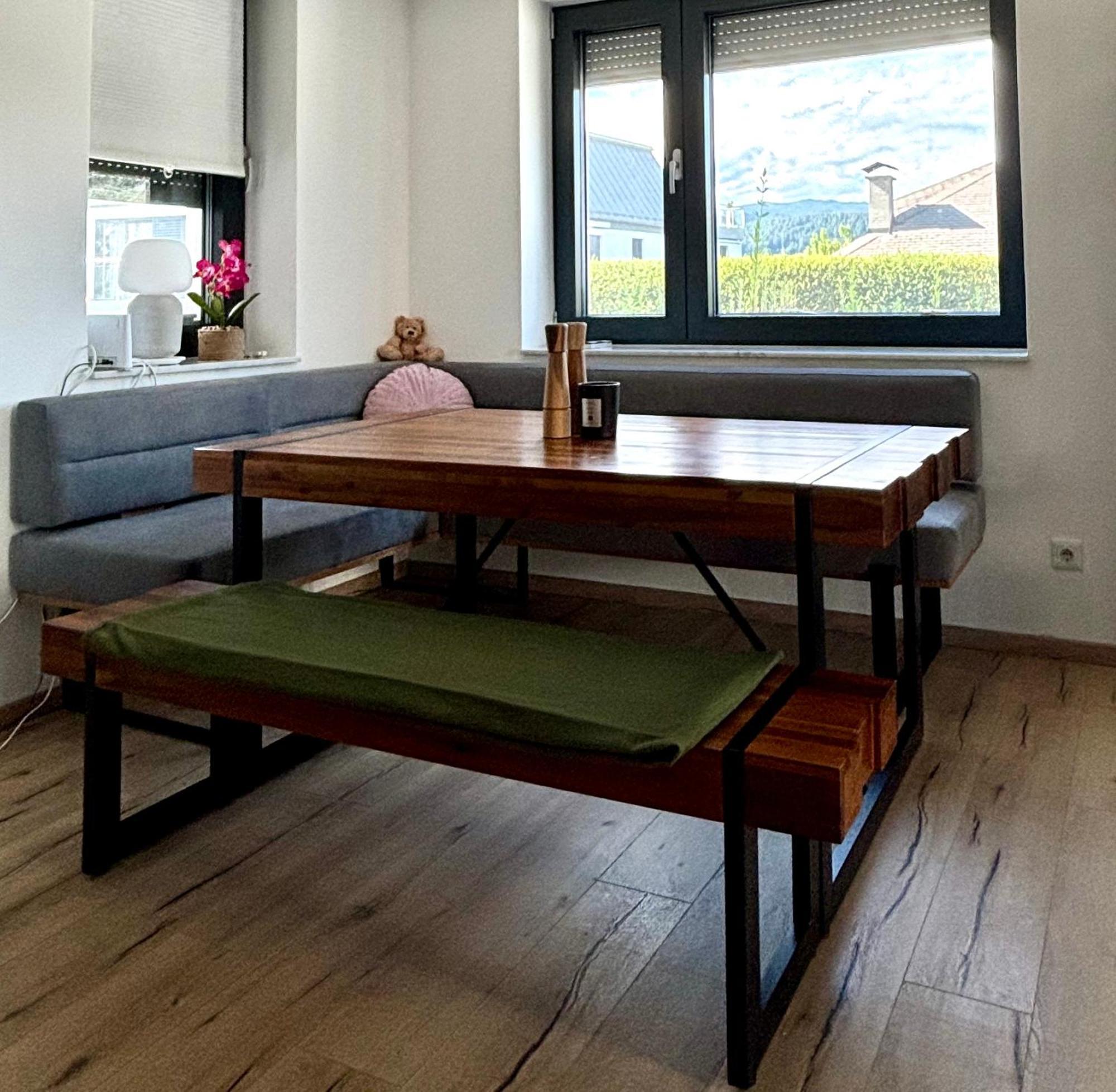 Schoene Wohnung Mit Terrasse Und Parkplatz Фельден-ам-Вёртер-Зе Экстерьер фото