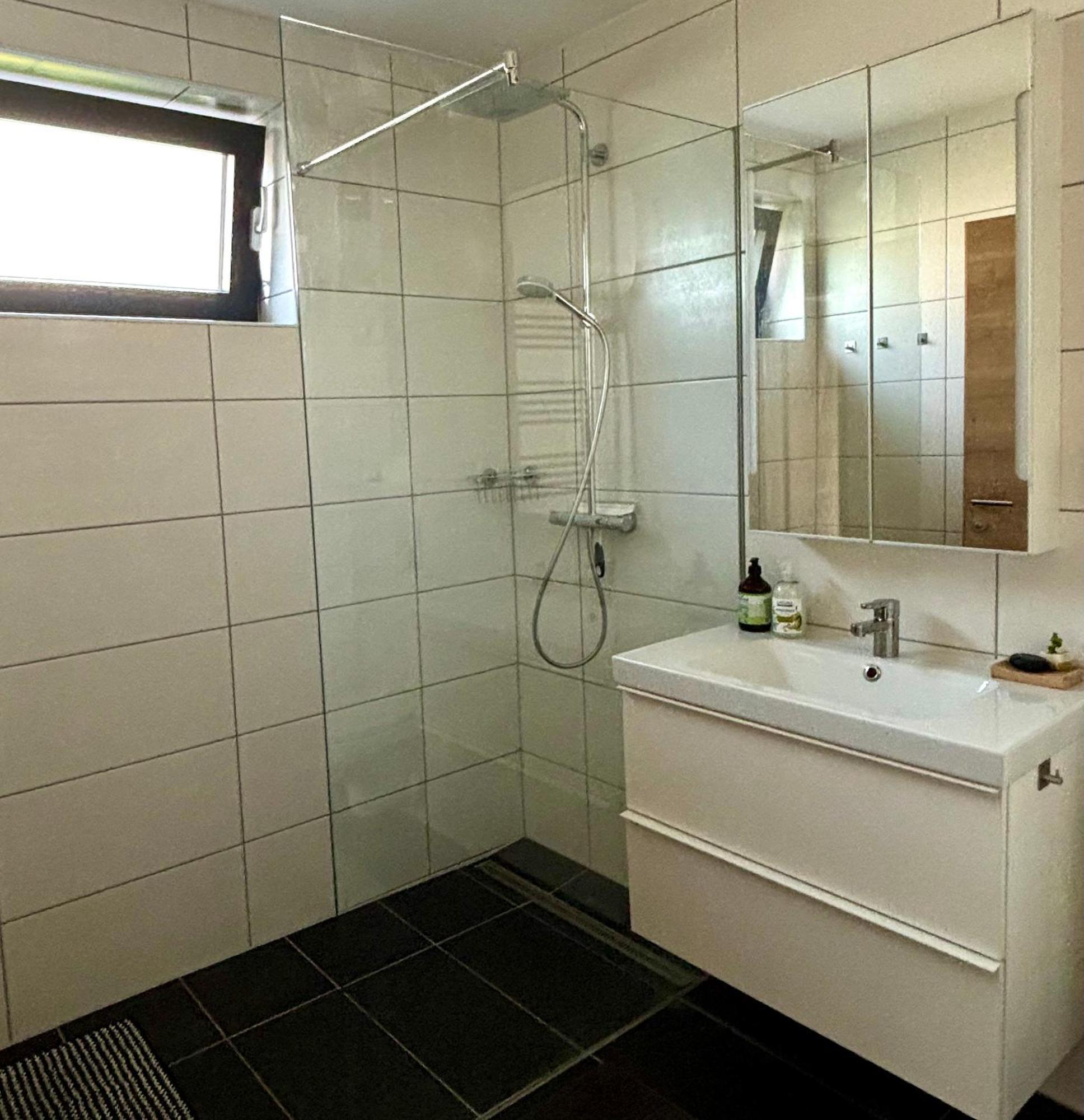 Schoene Wohnung Mit Terrasse Und Parkplatz Фельден-ам-Вёртер-Зе Экстерьер фото